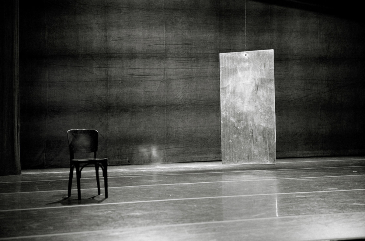 pina_bausch_chair_01